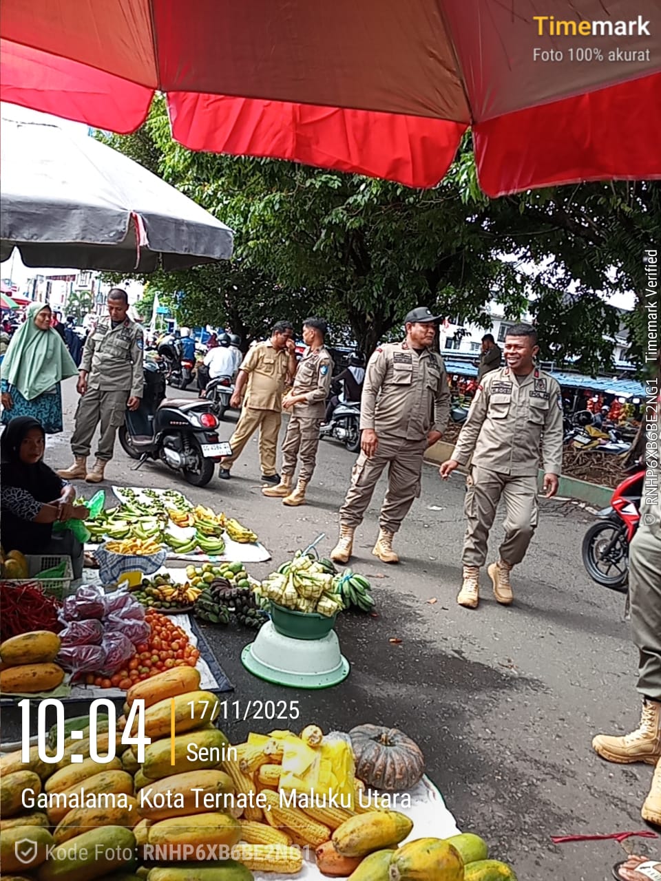 KEGIATAN PENERTIBAN PEDAGANG DEPAN PASAR HIGIENIS, TANGGAL 17 - 18 NOVEMBER 2025
